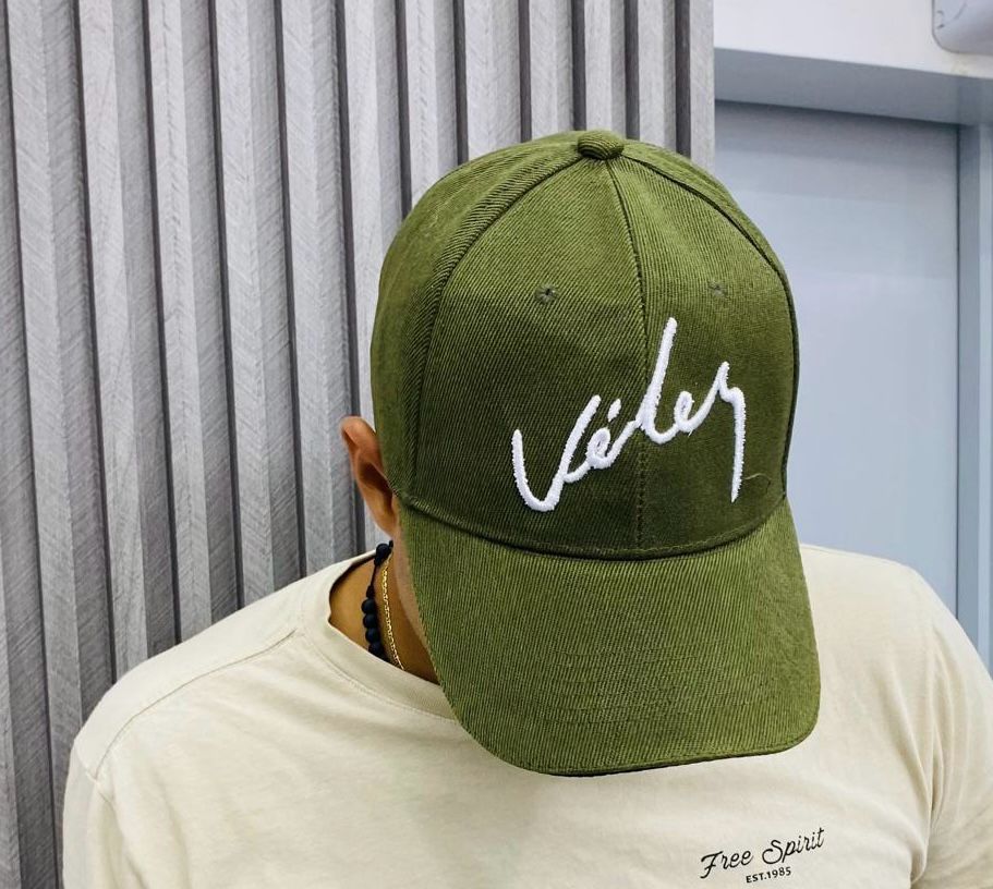 Gorra Unicolor Bordado Velez